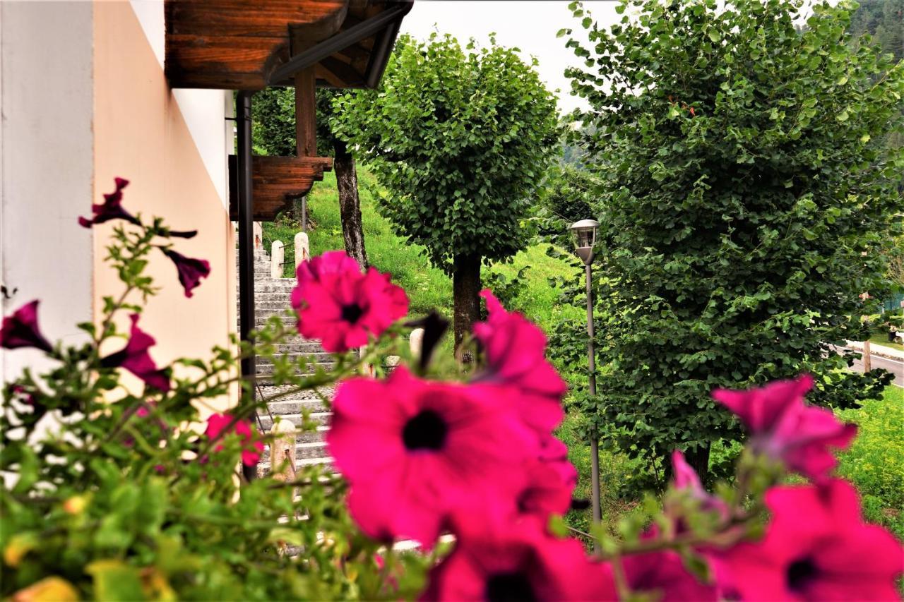 Hotel Baldo Ferrara di Monte Baldo Kültér fotó